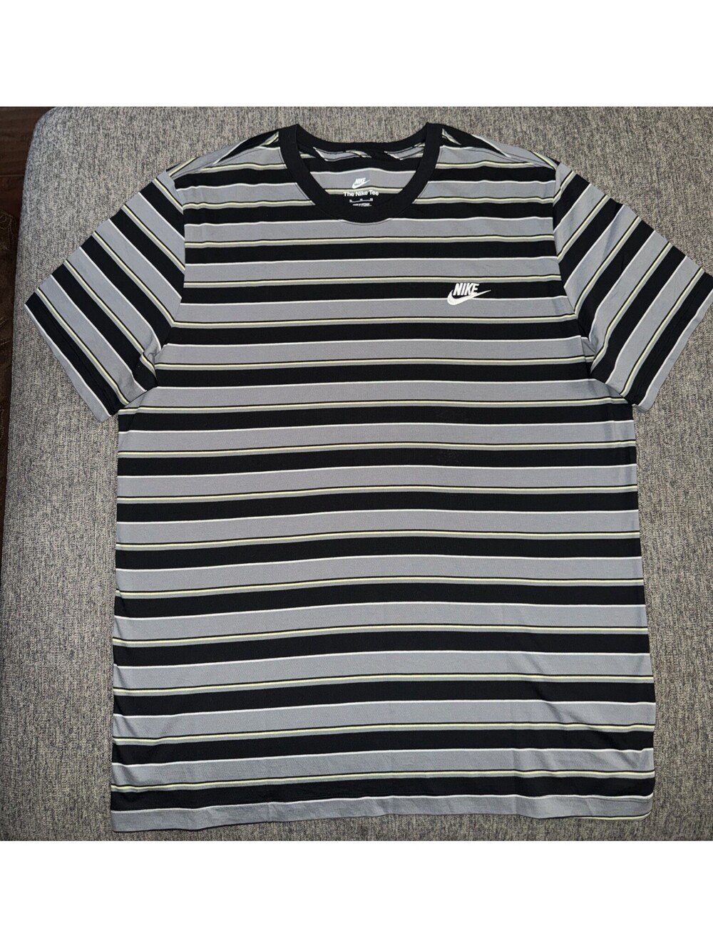 Nike Sportswear Club Men’s XL Classic Striped Tee Black/Volt HJ0550-010 New
